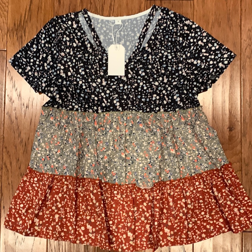 Gorgeous layer ruffled short sleeve shirt blouse